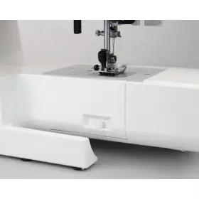 Швейная машина Janome 2030DC